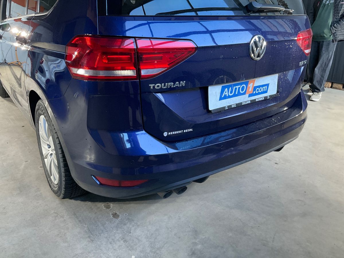 Volkswagen Touran 2017 — photo 41