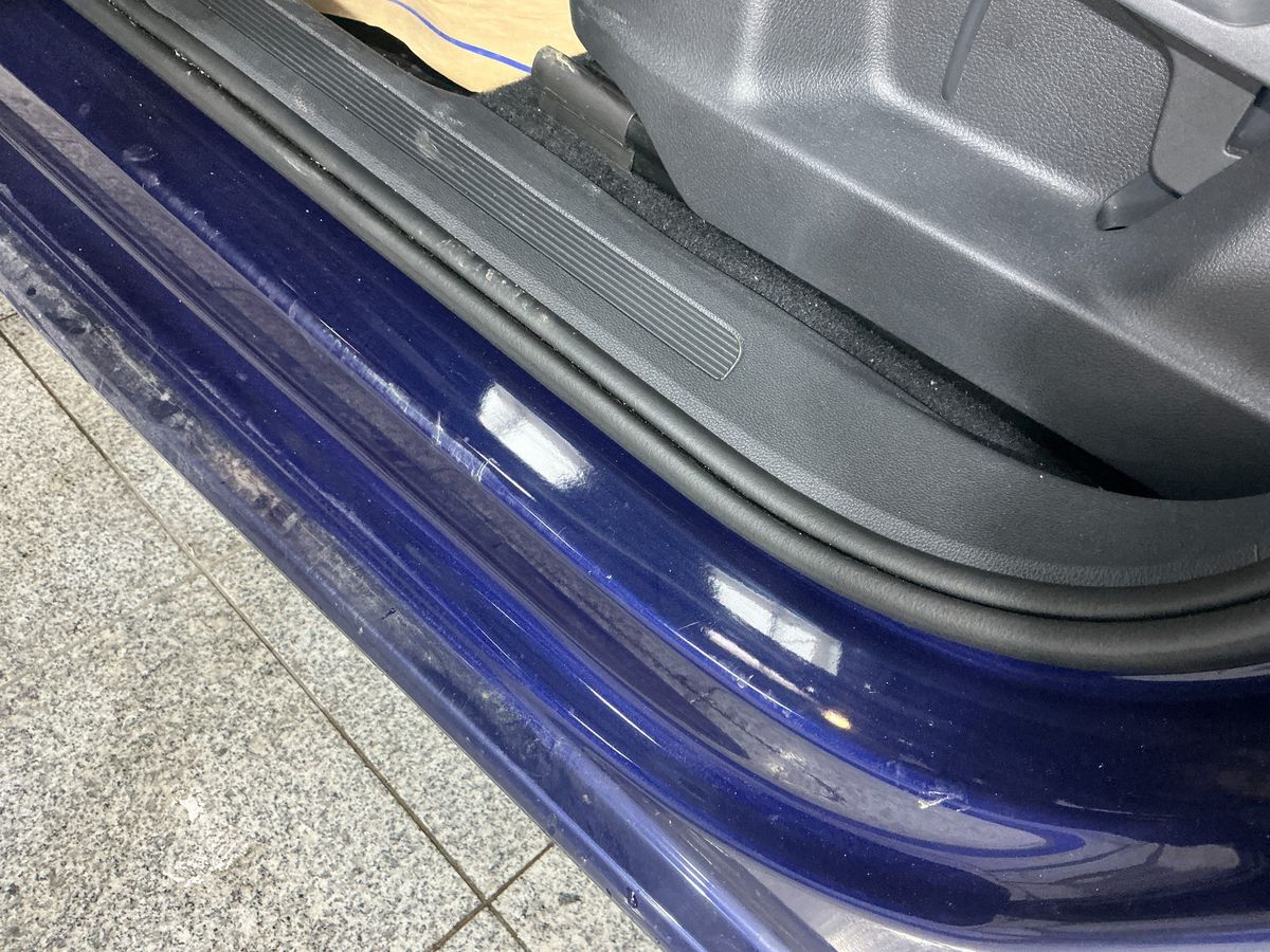 Volkswagen Touran 2017 — photo 31