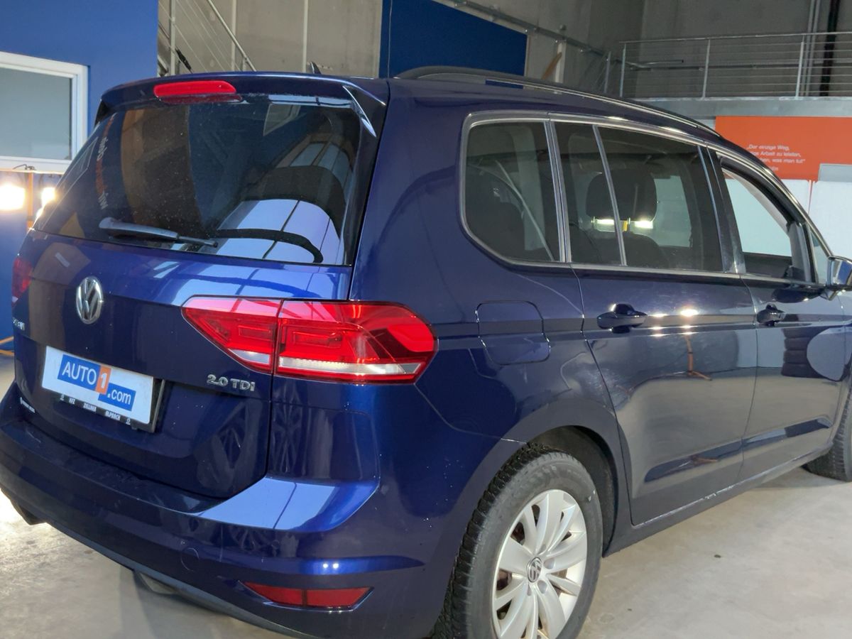Volkswagen Touran 2017 — photo 9