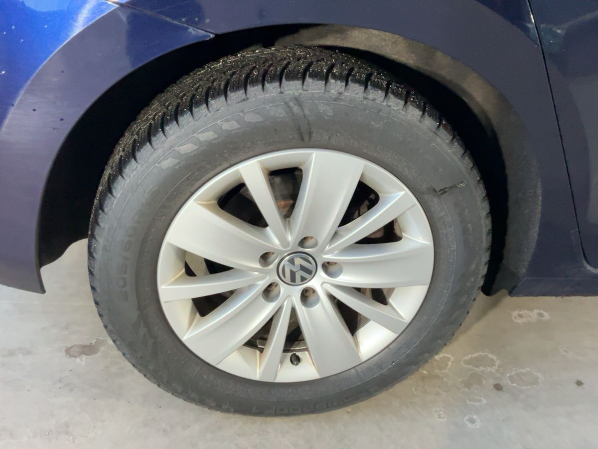 Volkswagen Touran 2017 — photo 10