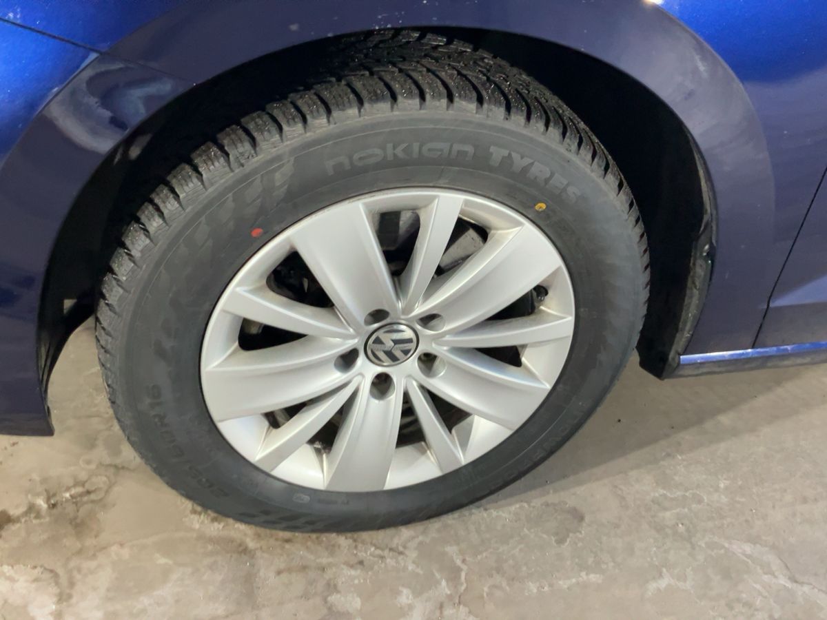 Volkswagen Touran 2017 — photo 4