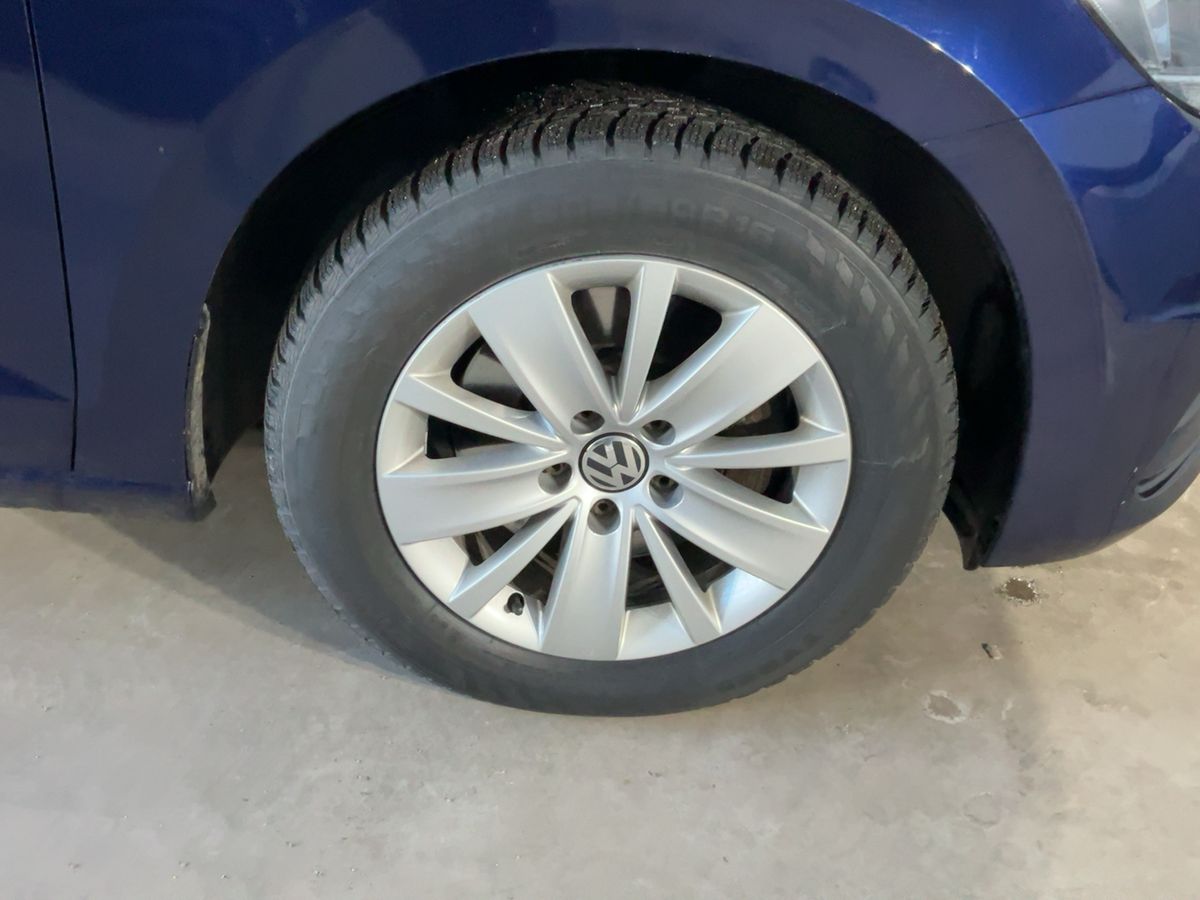 Volkswagen Touran 2017 — photo 12