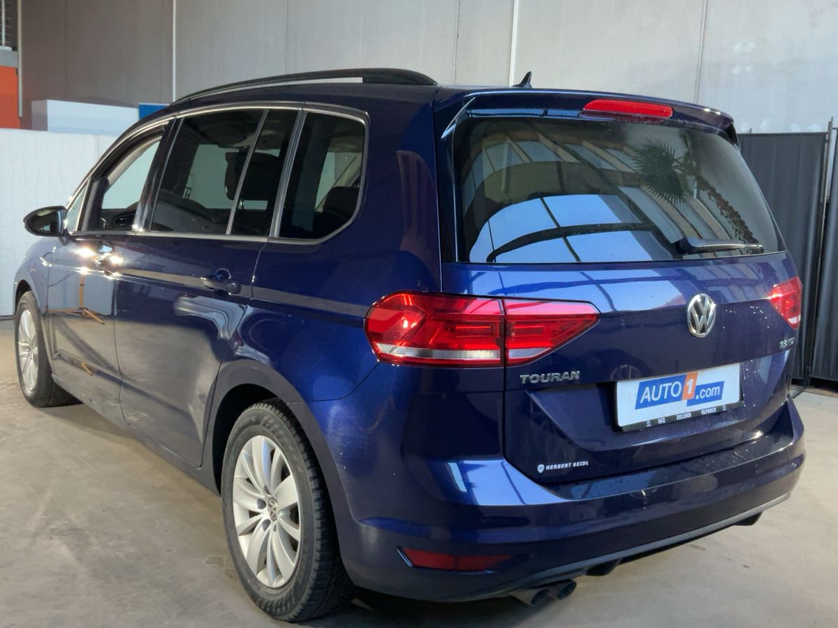 Volkswagen Touran 2017 — photo 7