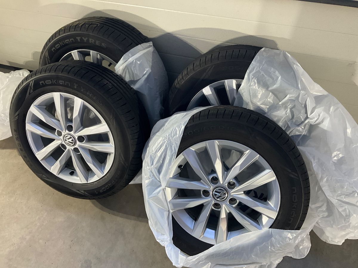 Volkswagen Touran 2017 — photo 16