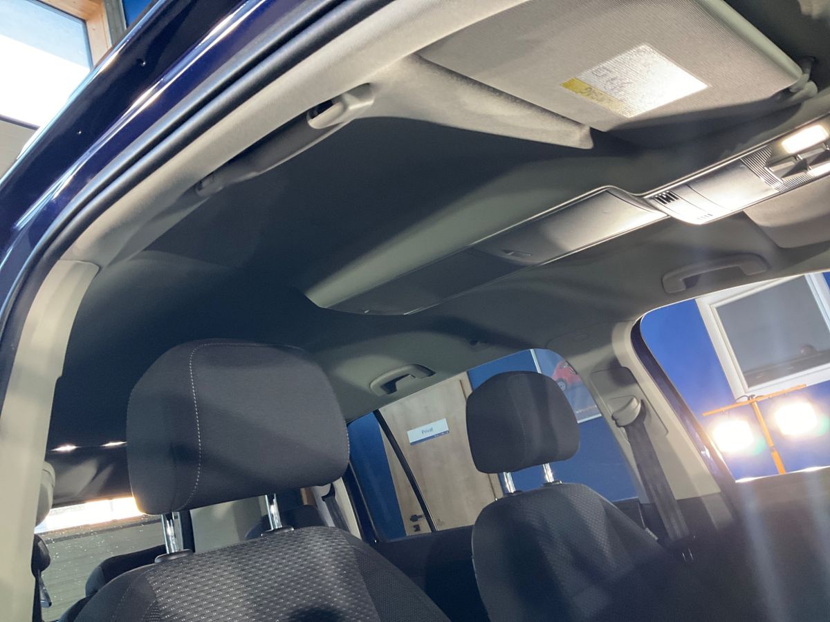 Volkswagen Touran 2017 — photo 34