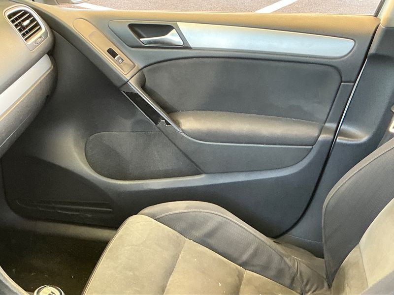 Volkswagen Golf VI 1.6 TDI Sport 2011 – снимка 27