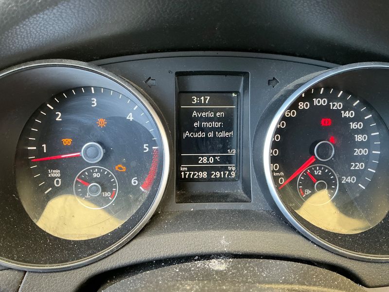 Volkswagen Golf VI 1.6 TDI Sport 2011 – снимка 18