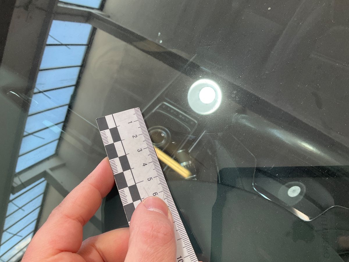 Jaguar XE 2019 — photo 3