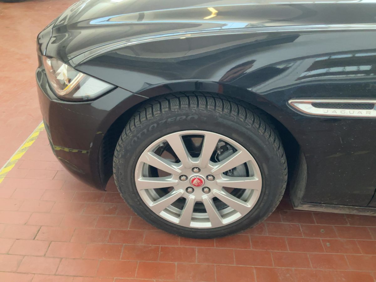 Jaguar XE 2019 — photo 4