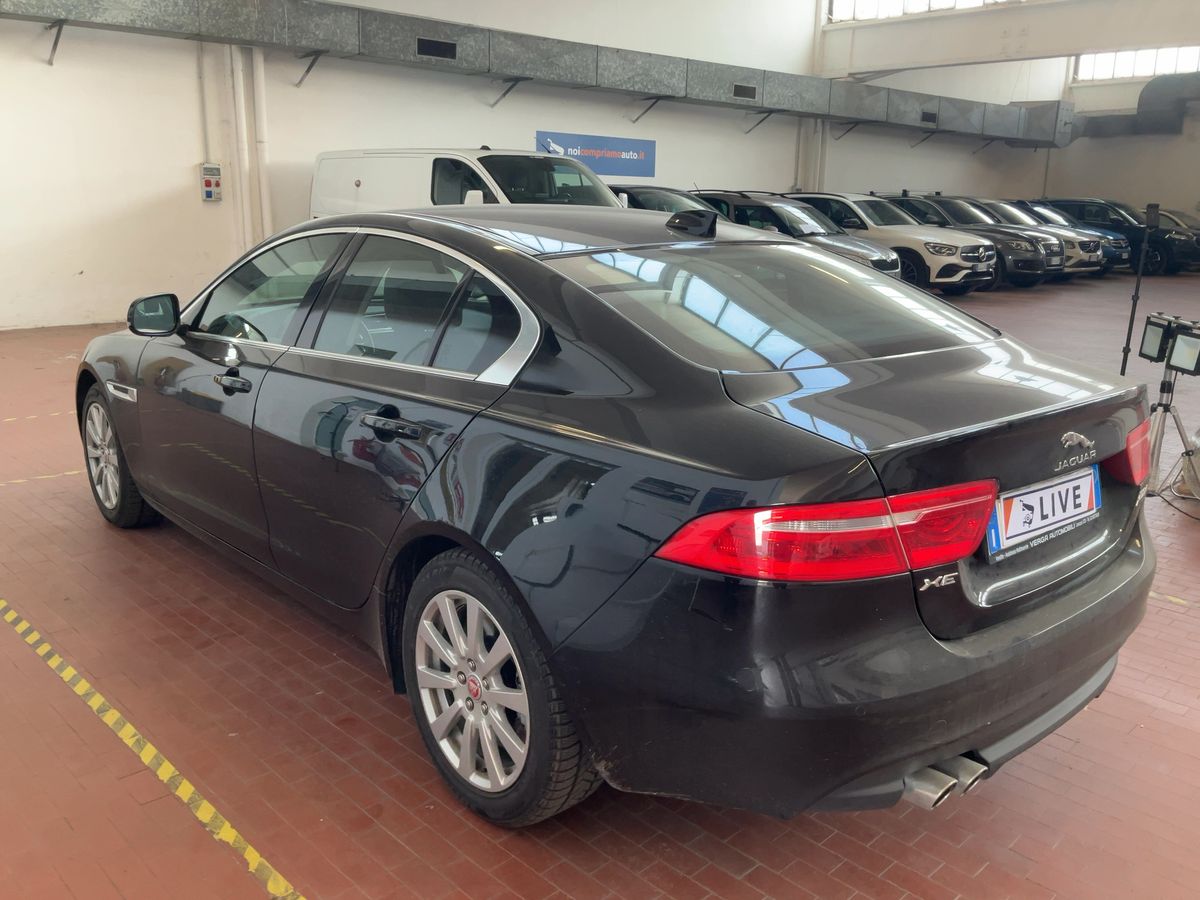 Jaguar XE 2019 — photo 7