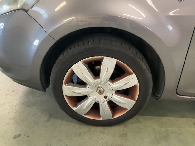 Renault Clio 1.5 dCi XV de France 2011 – снимка 3