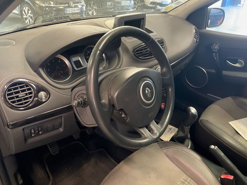 Renault Clio 1.5 dCi XV de France 2011 – снимка 29