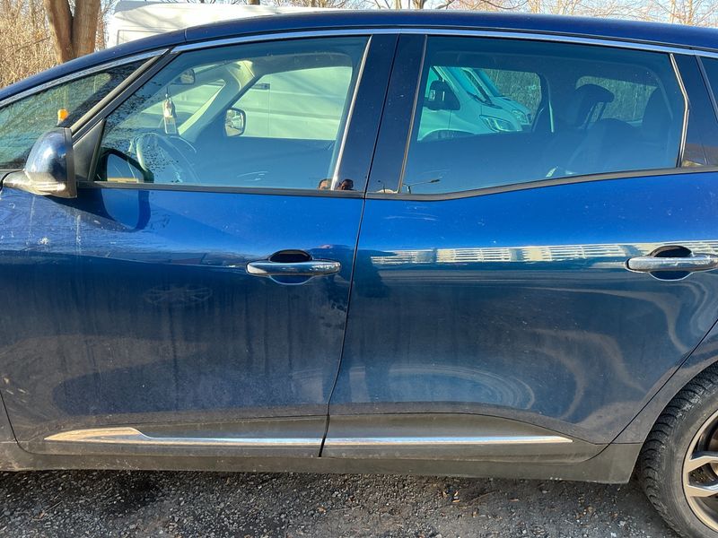 Renault Grand Scenic 1.7 BLUE dCi BOSE-Edition — zdjęcie 4