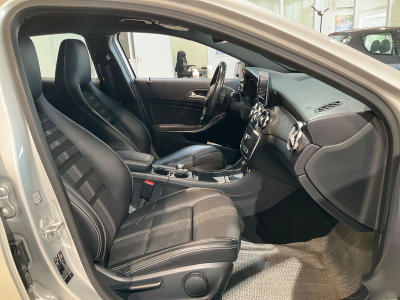 Mercedes-Benz GLA-Klasse GLA 200 d Urban — zdjęcie 11