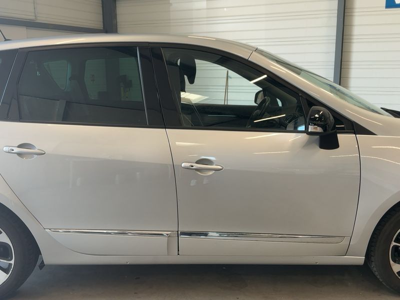 Renault Scenic 1.5 dCi BOSE Edition — zdjęcie 7
