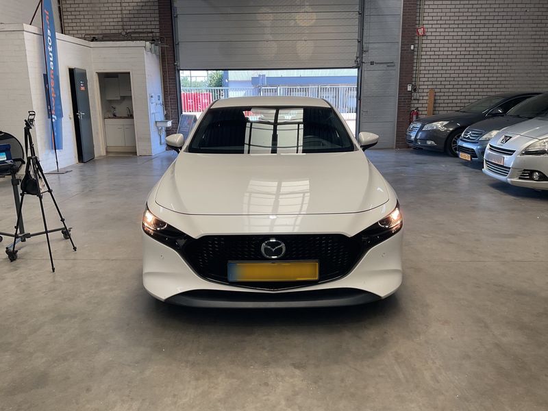 Mazda 3 2.0 Skyactiv-X Mild-Hybrid — zdjęcie 9