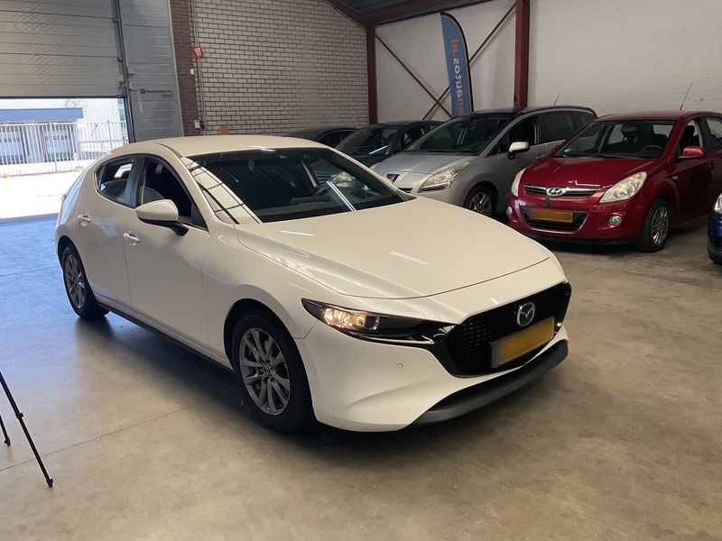 Mazda 3 2.0 Skyactiv-X Mild-Hybrid — zdjęcie 8