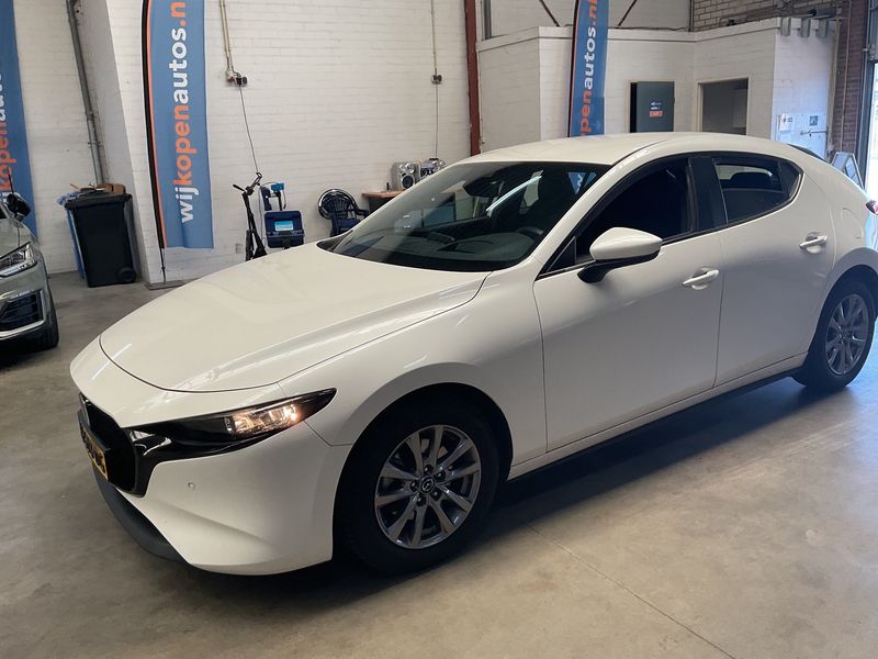 Mazda 3 2.0 Skyactiv-X Mild-Hybrid — zdjęcie 2