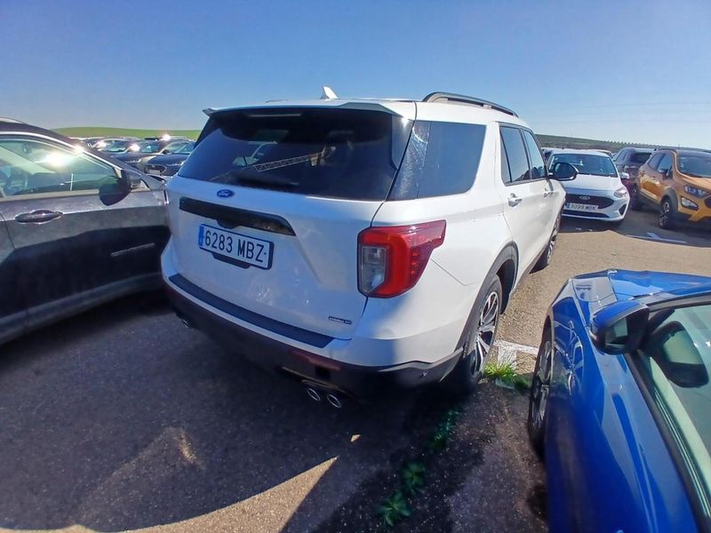 Ford Explorer 3.0 Plug-in Hybrid 4x4 ST-Line — zdjęcie 4