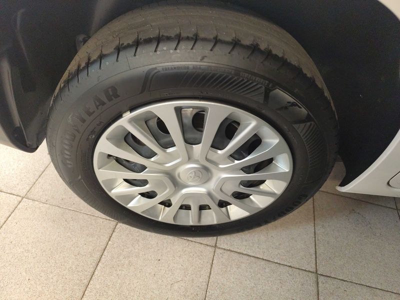 Toyota ProAce City Verso 1.5 D-4D L1 Family Advance — zdjęcie 16