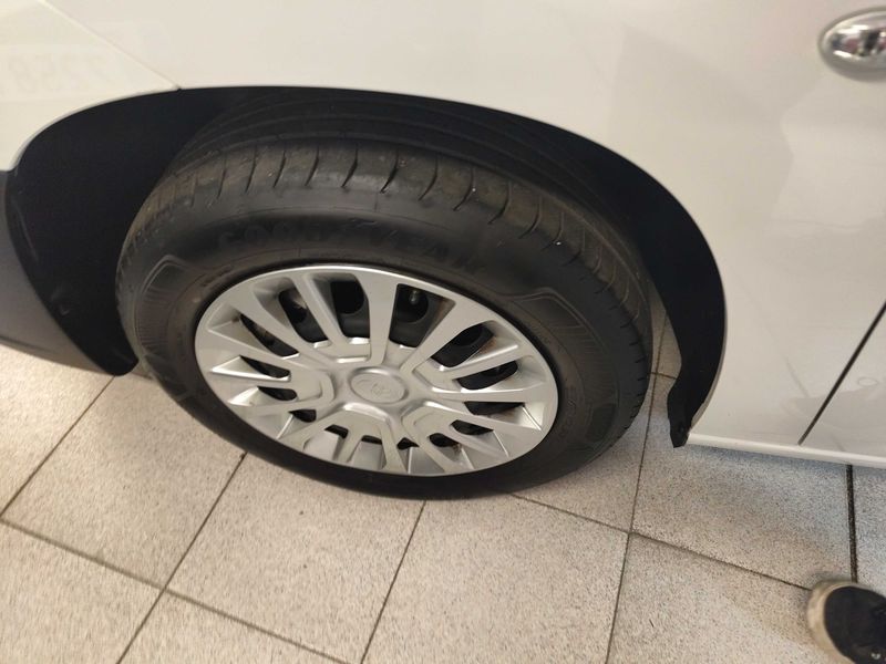 Toyota ProAce City Verso 1.5 D-4D L1 Family Advance — zdjęcie 18