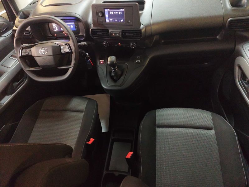 Toyota ProAce City Verso 1.5 D-4D L1 Family Advance — zdjęcie 11
