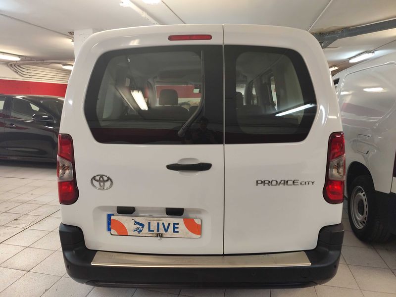 Toyota ProAce City Verso 1.5 D-4D L1 Family Advance — zdjęcie 4