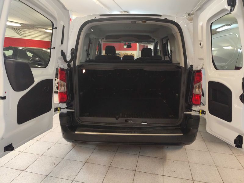 Toyota ProAce City Verso 1.5 D-4D L1 Family Advance — zdjęcie 9
