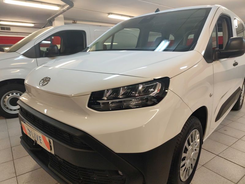 Toyota ProAce City Verso 1.5 D-4D L1 Family Advance — zdjęcie 2