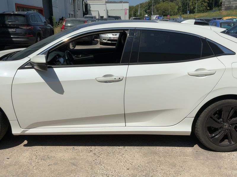 Honda Civic 1.0 VTEC Executive Premium — zdjęcie 4
