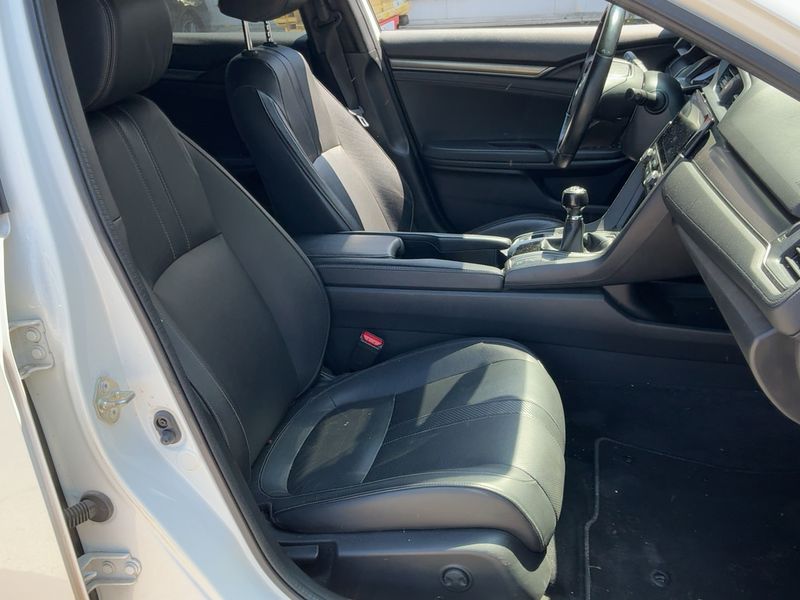 Honda Civic 1.0 VTEC Executive Premium — zdjęcie 11