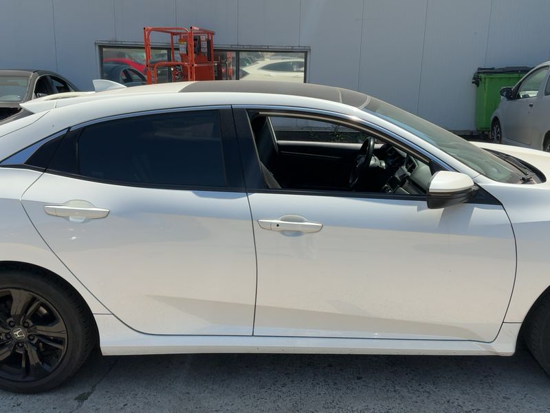 Honda Civic 1.0 VTEC Executive Premium — zdjęcie 7