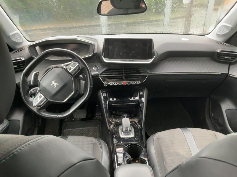 Peugeot 208 1.2 PureTech Allure — zdjęcie 12