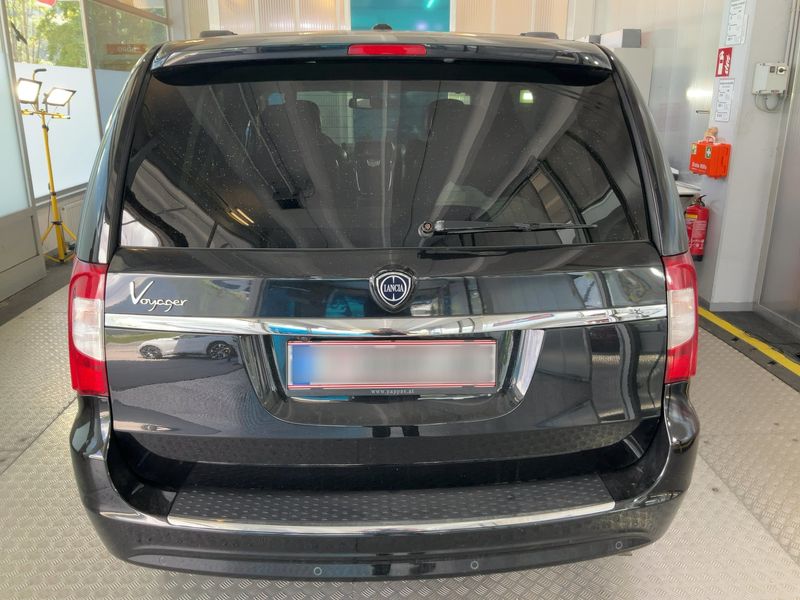 Lancia Voyager 2.8 JTDM Platinum — zdjęcie 5