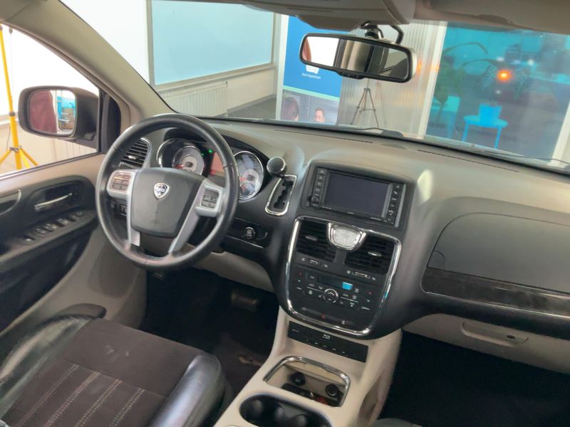Lancia Voyager 2.8 JTDM Platinum — zdjęcie 12