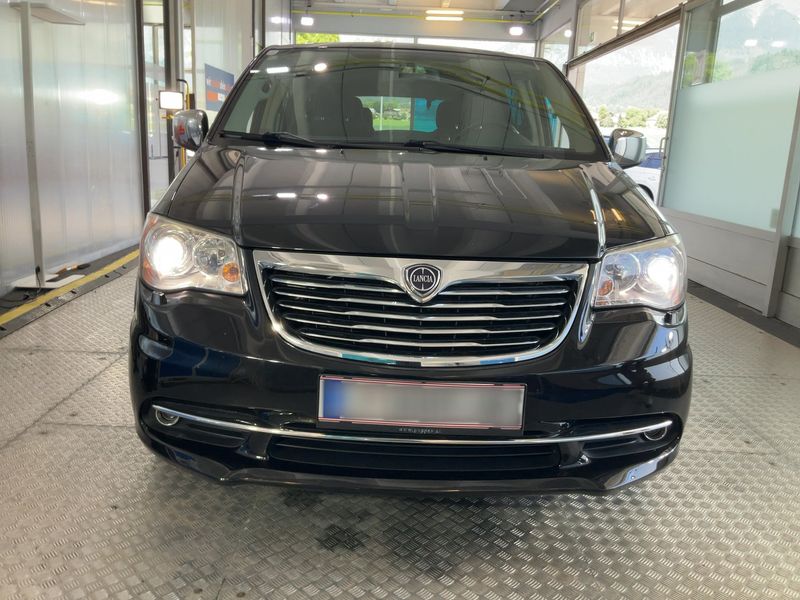 Lancia Voyager 2.8 JTDM Platinum — zdjęcie 9