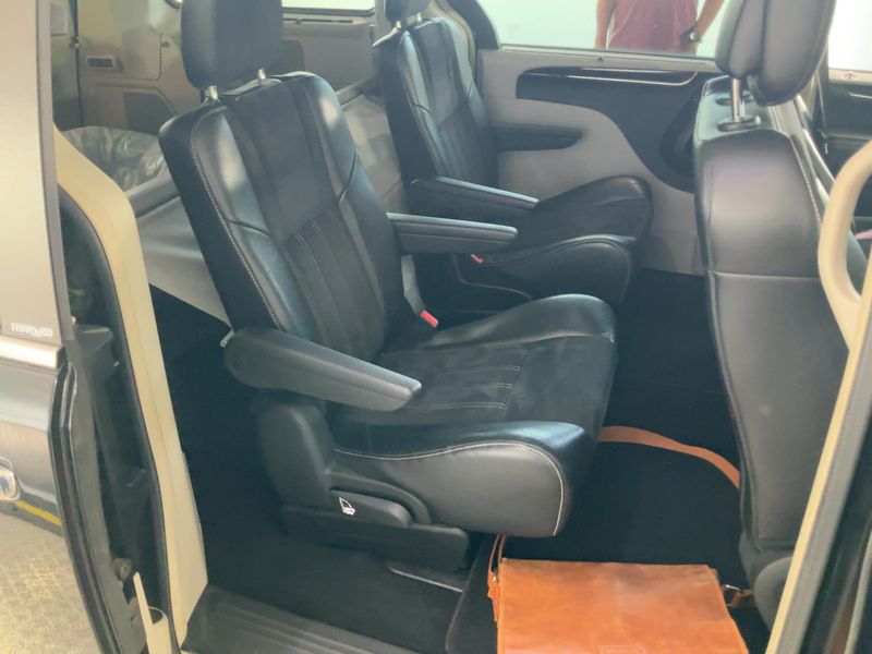 Lancia Voyager 2.8 JTDM Platinum — zdjęcie 14