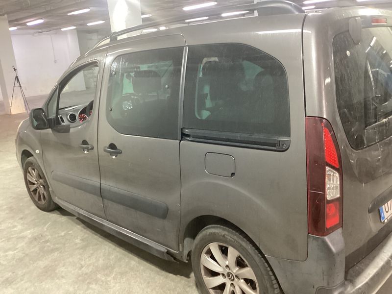 Citroen Berlingo 1.6 Blue-HDi 20 Aniversario Edition — zdjęcie 4