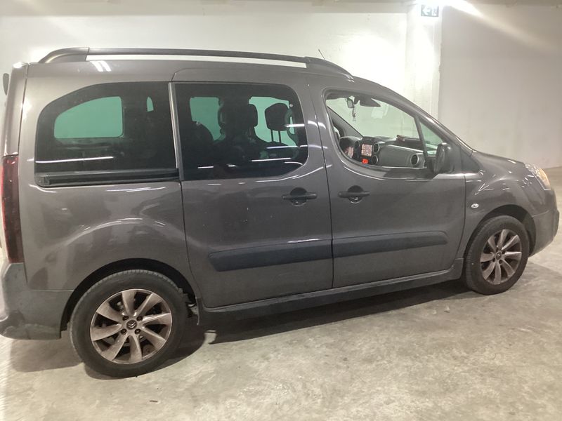 Citroen Berlingo 1.6 Blue-HDi 20 Aniversario Edition — zdjęcie 7