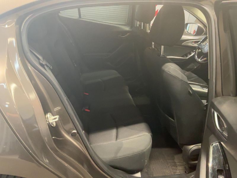 Mazda 3 2.0 Kizoku — zdjęcie 14