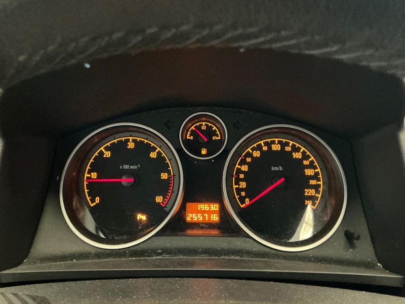 Opel Zafira 1.7 CDTI Cosmo Pack — zdjęcie 4