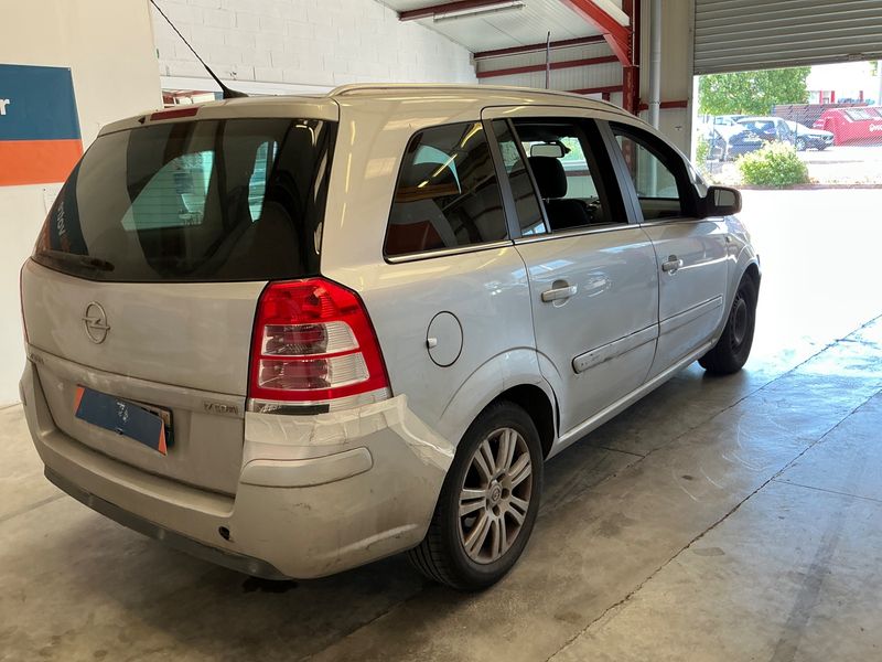 Opel Zafira 1.7 CDTI Cosmo Pack — zdjęcie 2