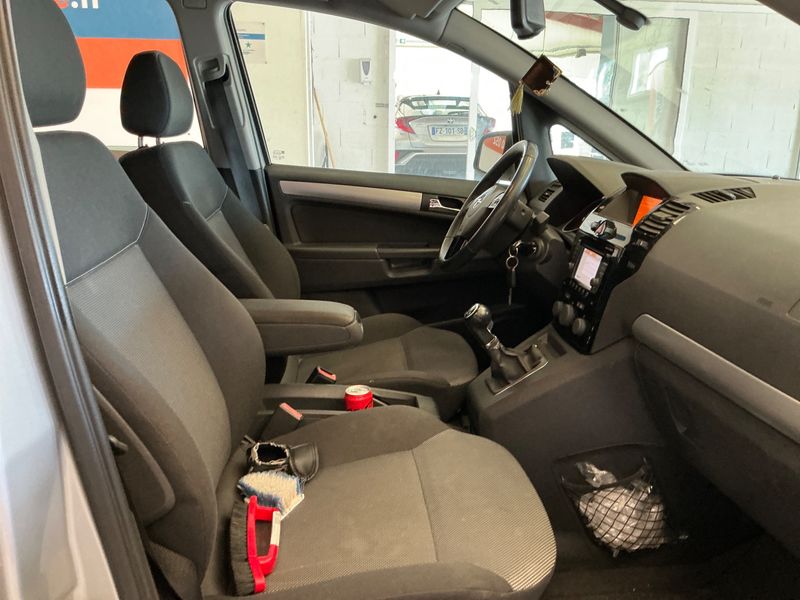Opel Zafira 1.7 CDTI Cosmo Pack — zdjęcie 3