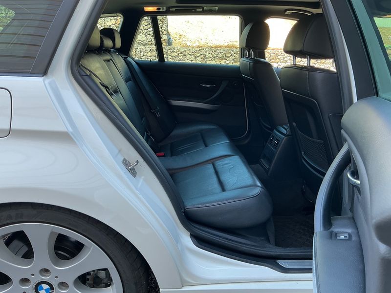 BMW 3er 330d 2011 – снимка 19