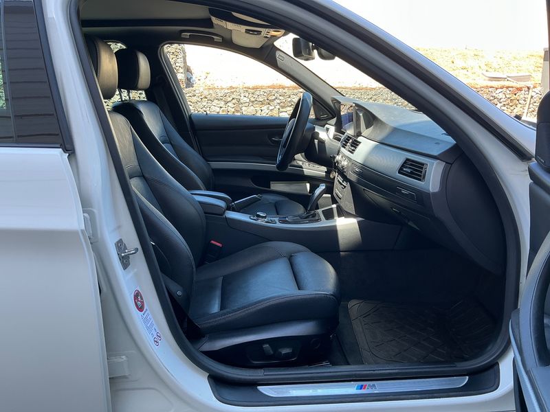 BMW 3er 330d 2011 – снимка 16
