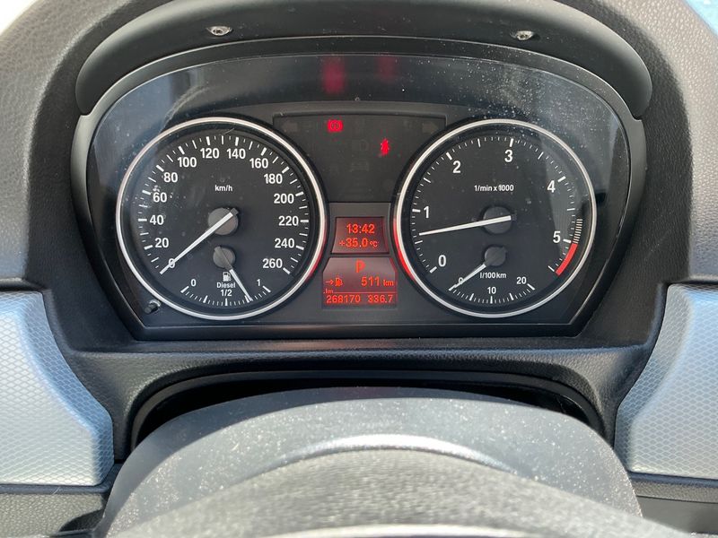 BMW 3er 330d 2011 – снимка 18