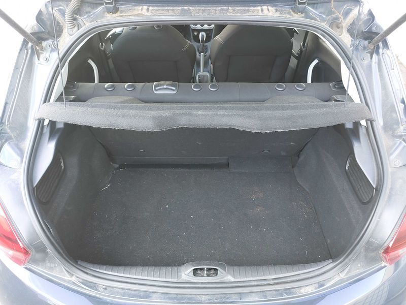 Peugeot 208 1.2 PureTech Like — zdjęcie 9
