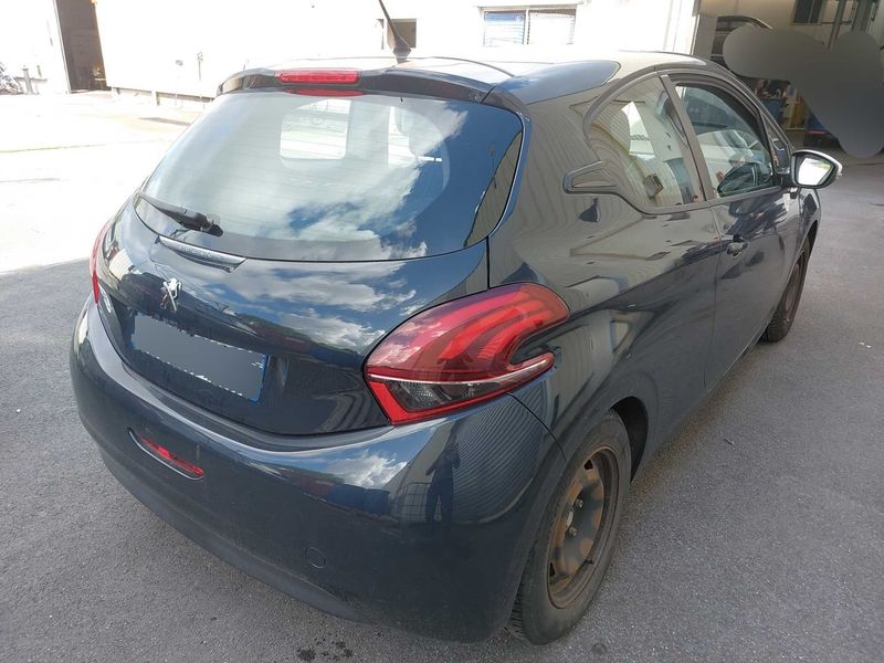 Peugeot 208 1.2 PureTech Like — zdjęcie 5