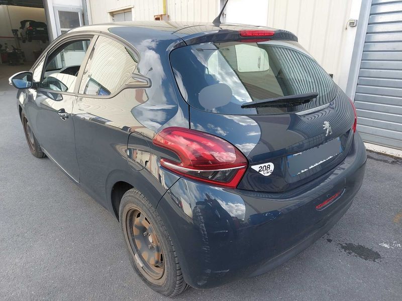 Peugeot 208 1.2 PureTech Like — zdjęcie 3