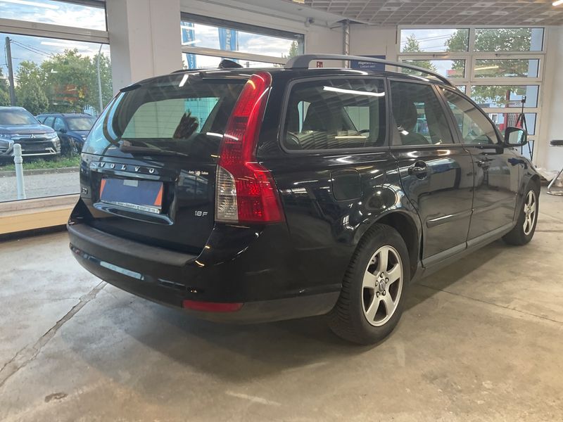 Volvo V50 1.8 F Kinetic — zdjęcie 2